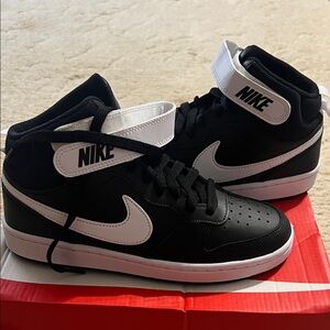Nike Kids Black and White Sneakers